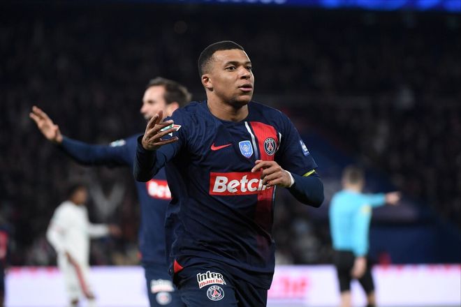 包含姆巴佩连续五场破门，曼联主帅直言：这小子挡不住！的词条