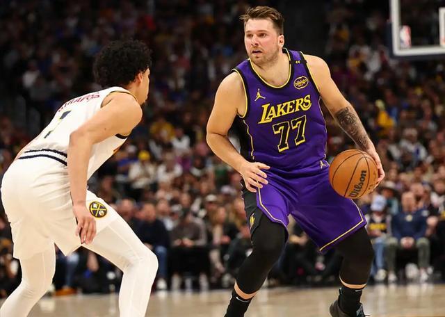 Faker在湖人比赛中爆冷，大胜引发热议！的简单介绍