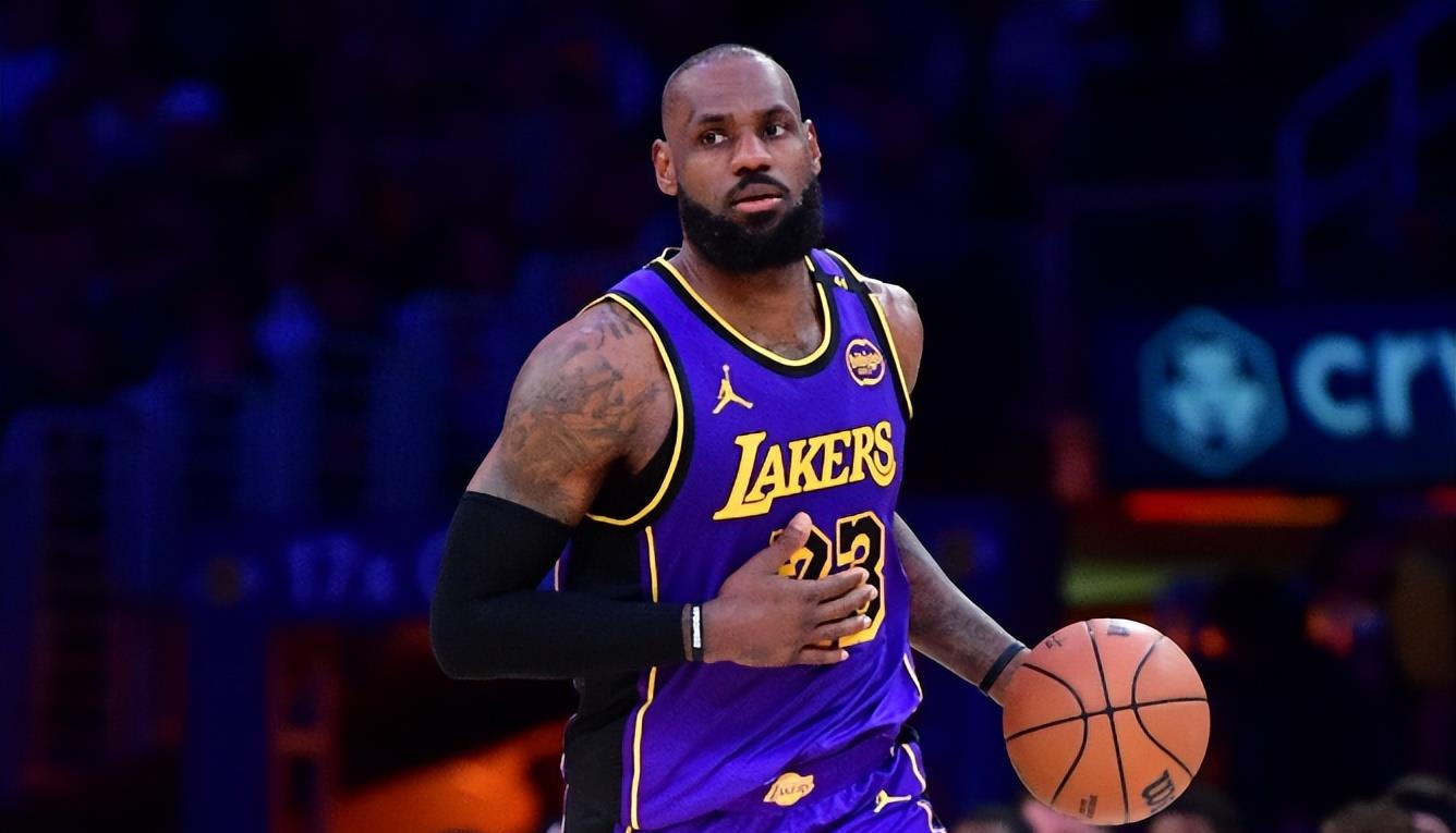  詹姆斯迎来五赛季高光表现，阿森纳球迷沸腾！