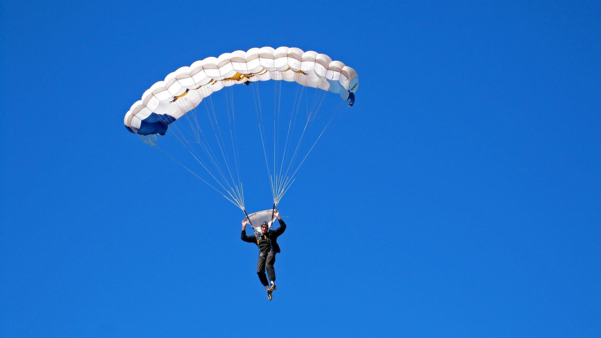 莱万多夫斯基赛事官方发布绝杀新规，DWG争议不断！